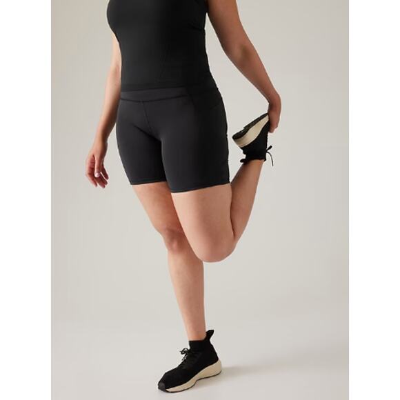 Athleta S black Ultimate Stash High Rise 7" Short biker cycle run gym pocket - Picture 1 of 7